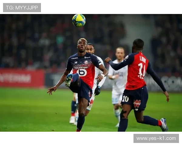 克里斯·保罗抢断提升球队防守强度，高效组织拉开进攻差距