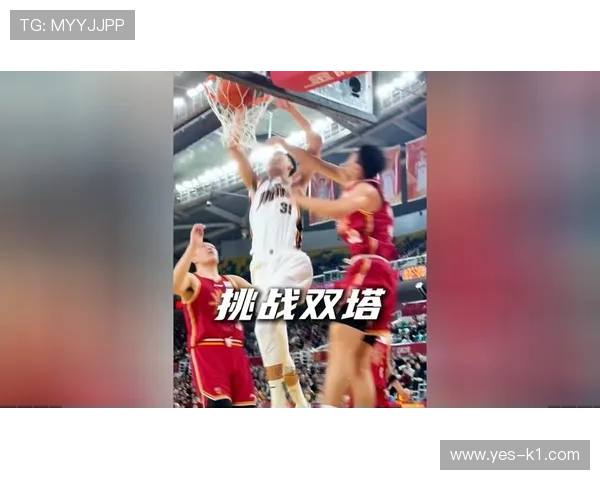 扬尼斯利用挡拆制造错位提升得分效率，显著拉开与对手内线差距