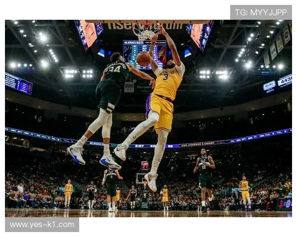 沃克·凯斯勒关键挡拆拉开空间，助队提升三分命中率和进攻效率