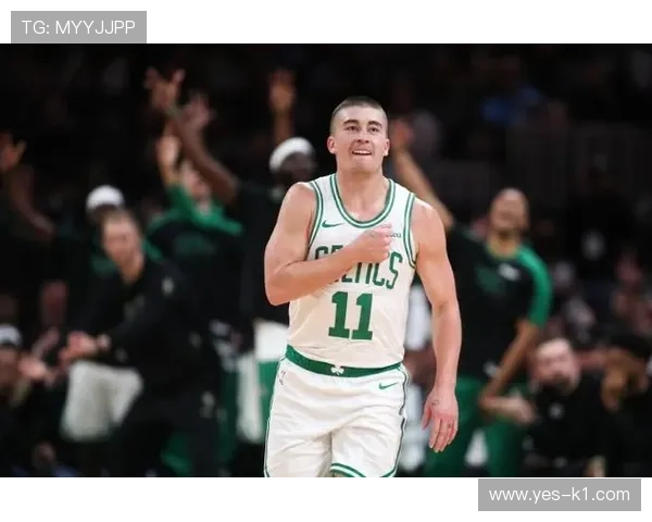 佩顿·普里查德无球跑动为首发后卫拉开空间提振外线