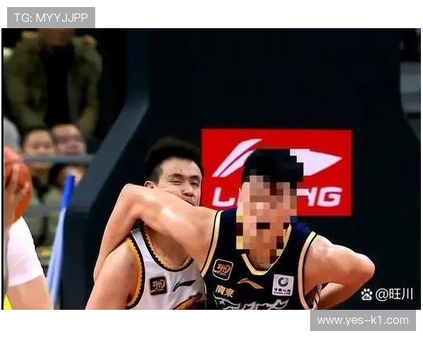 故意肘击犯规判罚为何常被裁判忽视？规则细节全解析